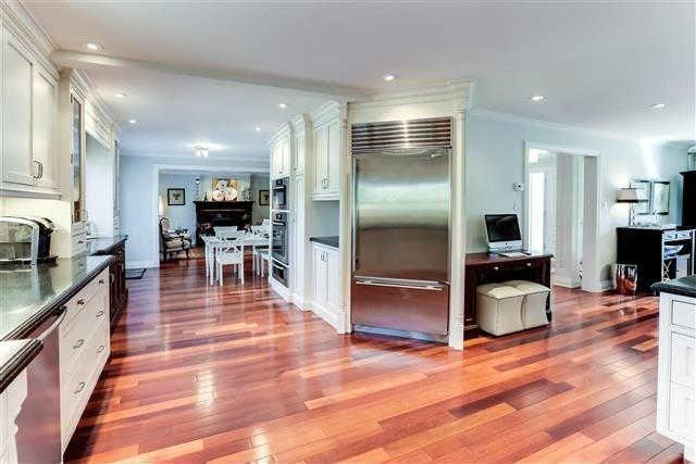 1251 Crestdale Rd, House detached with 4 bedrooms, 4 bathrooms and 4 parking in Mississauga ON | Image 2