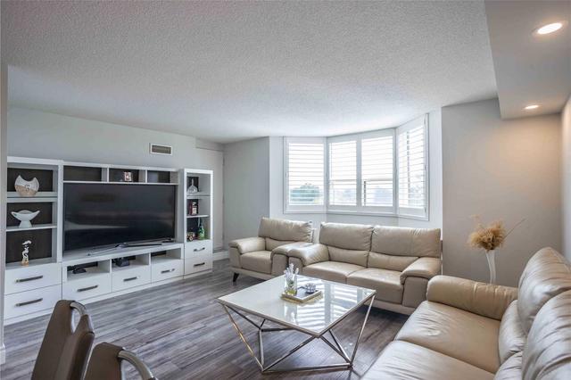 512 - 3845 Lake Shore Blvd W, Condo with 3 bedrooms, 2 bathrooms and 2 parking in Toronto ON | Image 7
