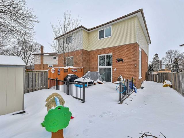 45 Newlyn Cres, House semidetached with 3 bedrooms, 2 bathrooms and 4 parking in Brampton ON | Image 26