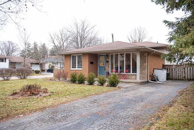 10 Madison Ave, House detached with 4 bedrooms, 2 bathrooms and 2 parking in Brantford ON | Image 12
