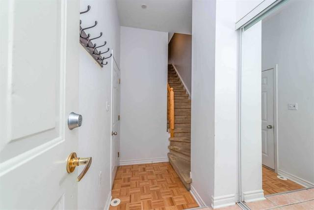 main - 964 The Queensway, House attached with 3 bedrooms, 3 bathrooms and 2 parking in Toronto ON | Image 12