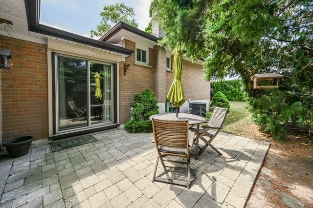 3541 Nadine Cres, House detached with 3 bedrooms, 2 bathrooms and 3 parking in Mississauga ON | Image 11