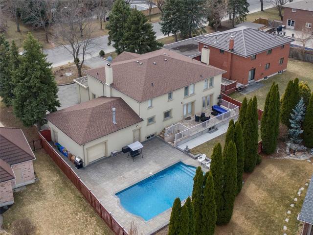 27 Dorwood Crt, House detached with 4 bedrooms, 5 bathrooms and 20 parking in Vaughan ON | Image 34