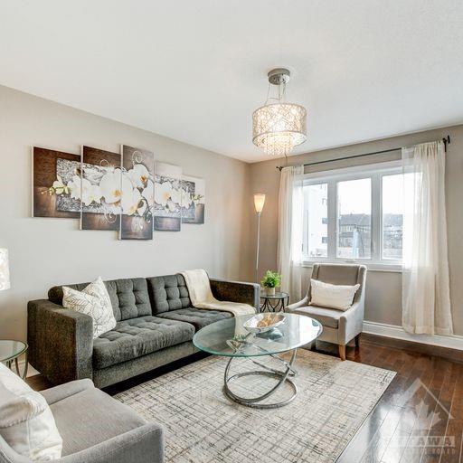 2358 Marble Crescent, Townhouse with 3 bedrooms, 3 bathrooms and 3 parking in Clarence Rockland ON | Image 3