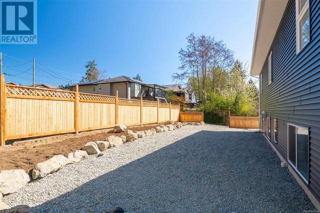 2462 Rosstown Rd, House detached with 6 bedrooms, 4 bathrooms and 4 parking in Nanaimo BC | Image 12