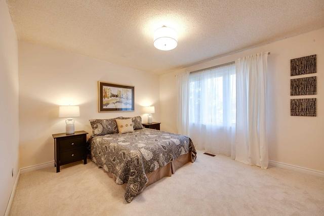118 Huntington Park Dr, House detached with 4 bedrooms, 4 bathrooms and 4 parking in Markham ON | Image 18
