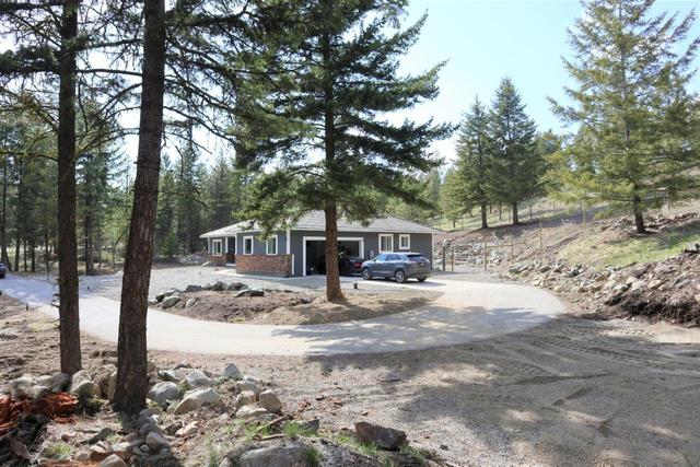 425 Wapiti Way, House detached with 3 bedrooms, 2 bathrooms and 3 parking in Okanagan Similkameen A BC | Image 6