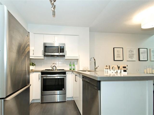 404 - 30 Hayden St, Condo with 1 bedrooms, 2 bathrooms and 1 parking in Toronto ON | Image 14