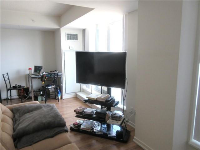 204 - 20 Joe Shuster Way, Condo with 1 bedrooms, 1 bathrooms and null parking in Toronto ON | Image 5