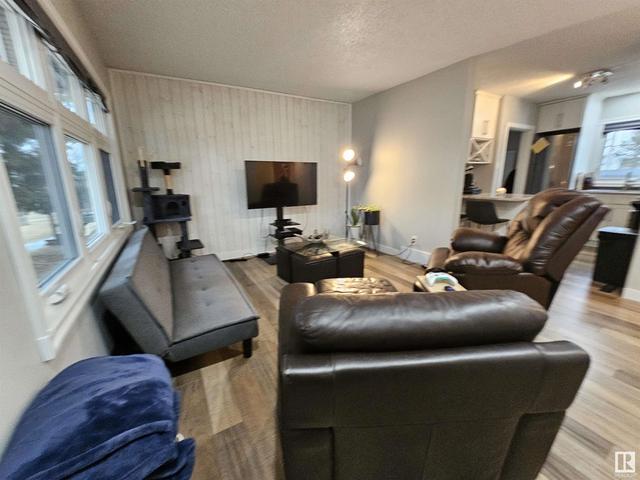 225 6 St, House detached with 2 bedrooms, 1 bathrooms and null parking in Thorhild County AB | Image 5