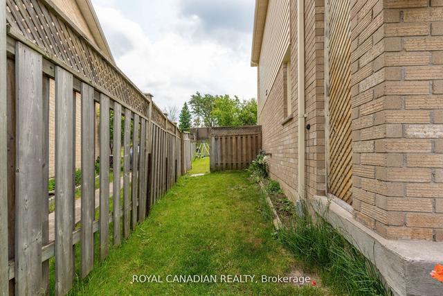 46 Nectarine Cres, House detached with 3 bedrooms, 3 bathrooms and 5 parking in Brampton ON | Image 32
