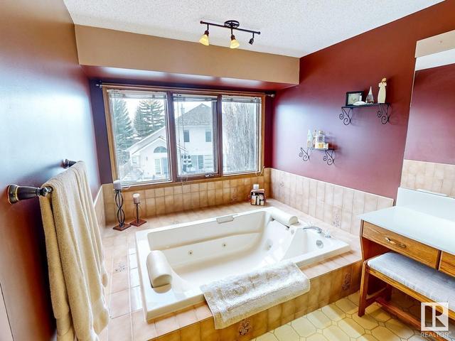 18 Kingsborough Co, House detached with 5 bedrooms, 3 bathrooms and 5 parking in St. Albert AB | Image 20