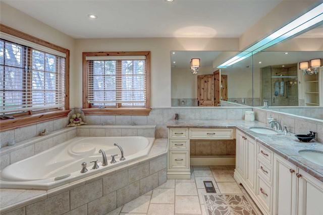45 Alma Dr, House detached with 4 bedrooms, 4 bathrooms and 10 parking in Toronto ON | Image 7