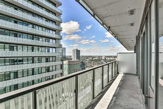 ph5004 - 50 Charles St E, Condo with 2 bedrooms, 2 bathrooms and 0 parking in Toronto ON | Image 7