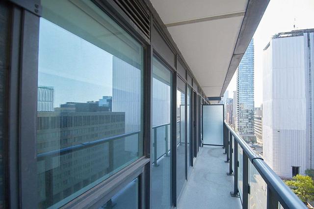 1509 - 955 Bay St W, Condo with 2 bedrooms, 2 bathrooms and 1 parking in Toronto ON | Image 16