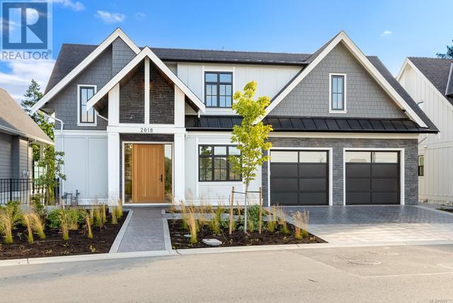 2018 Pinehurst Terr, House detached with 5 bedrooms, 5 bathrooms and 2 parking in Langford BC | Image 2
