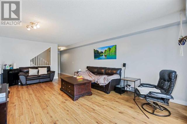 2, - 642 Mcdougall Road Ne, House attached with 3 bedrooms, 2 bathrooms and 1 parking in Calgary AB | Image 14