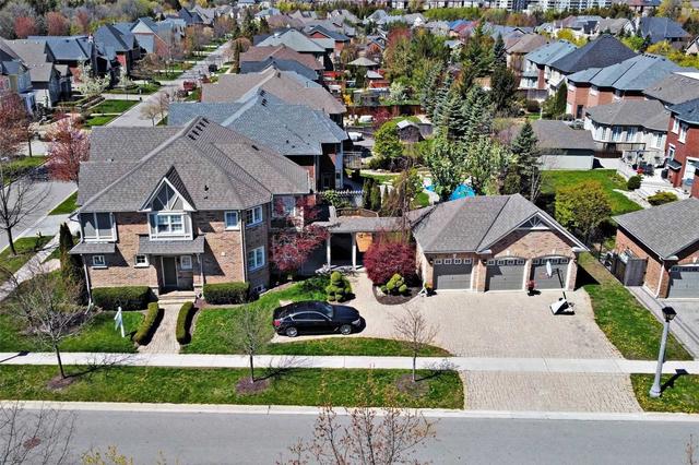 32 Royal Troon Cres, House detached with 4 bedrooms, 4 bathrooms and 7 parking in Markham ON | Image 12