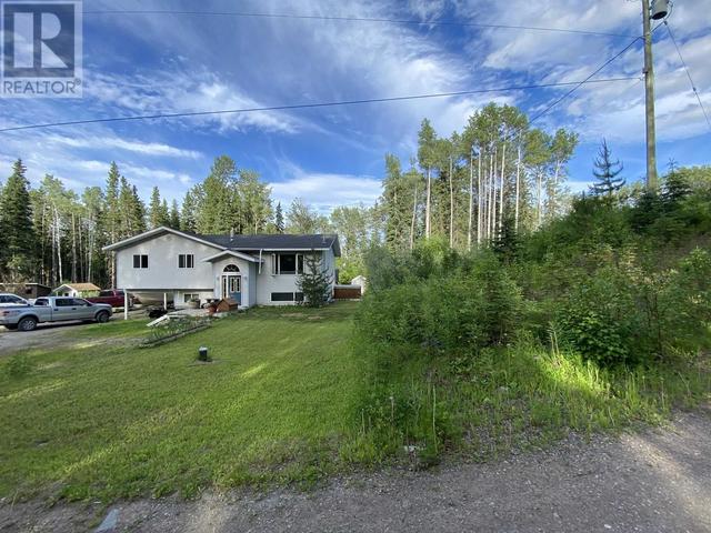 815 Beach Road, House detached with 4 bedrooms, 3 bathrooms and null parking in Bulkley Nechako B BC | Image 3