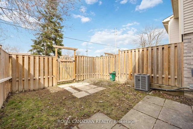 31 - 611 Galahad Dr, Townhouse with 3 bedrooms, 2 bathrooms and 1 parking in Oshawa ON | Image 32