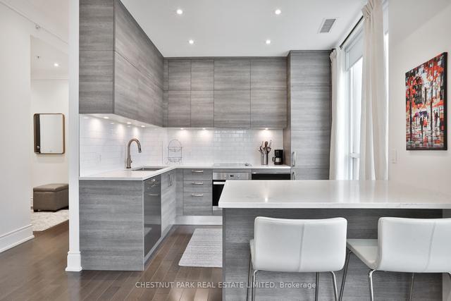 905 - 23 Glebe Rd W, Condo with 2 bedrooms, 2 bathrooms and 1 parking in Toronto ON | Image 5