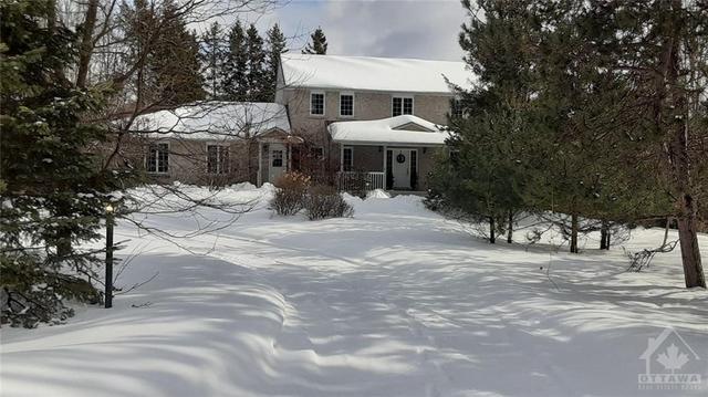 119 Scotch Pine Grove, House detached with 4 bedrooms, 3 bathrooms and 6 parking in Ottawa ON | Image 2
