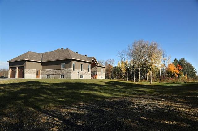 5579 Flagg Road, House detached with 5 bedrooms, 3 bathrooms and 10 parking in South Dundas ON | Image 7