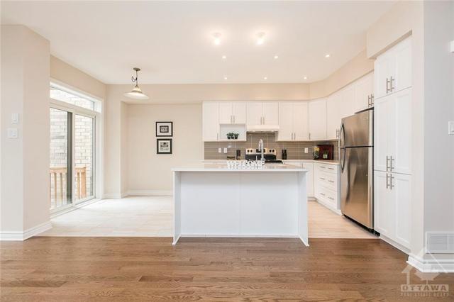 720 Guardian Grove, Townhouse with 3 bedrooms, 3 bathrooms and 2 parking in Ottawa ON | Image 5
