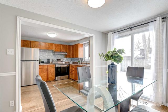 748 Parkview Cres, House attached with 3 bedrooms, 2 bathrooms and 1 parking in Cambridge ON | Image 27