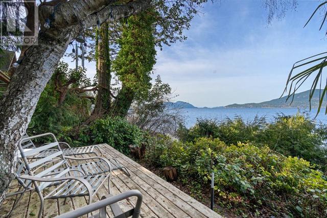 47 Brunswick Beach Road, House detached with 2 bedrooms, 2 bathrooms and 4 parking in Lions Bay BC | Image 2