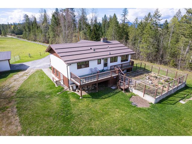 4856 32nd Street, House detached with 3 bedrooms, 2 bathrooms and 2 parking in Central Kootenay B BC | Image 21