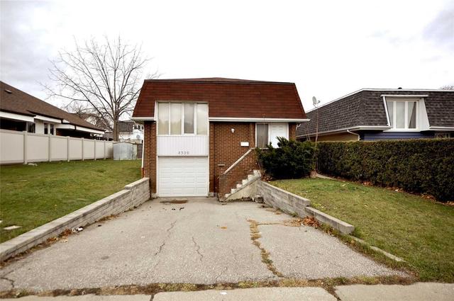 4329 Brandon Gate Dr, House detached with 3 bedrooms, 2 bathrooms and 3 parking in Mississauga ON | Image 1