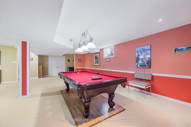 4 Falcon Cres, House detached with 2 bedrooms, 3 bathrooms and 6 parking in Barrie ON | Image 16
