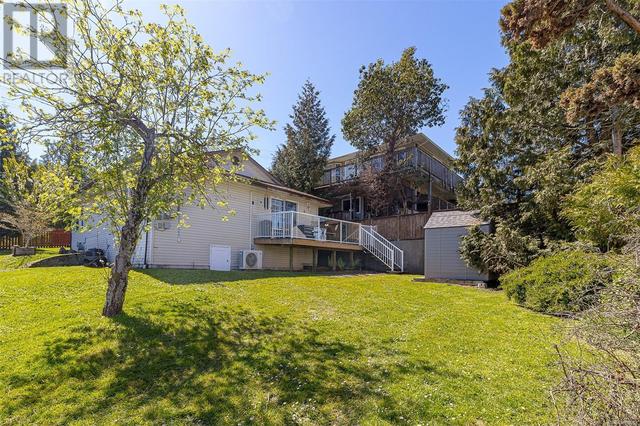 1669 Robert St, House detached with 3 bedrooms, 1 bathrooms and 3 parking in North Cowichan BC | Image 3