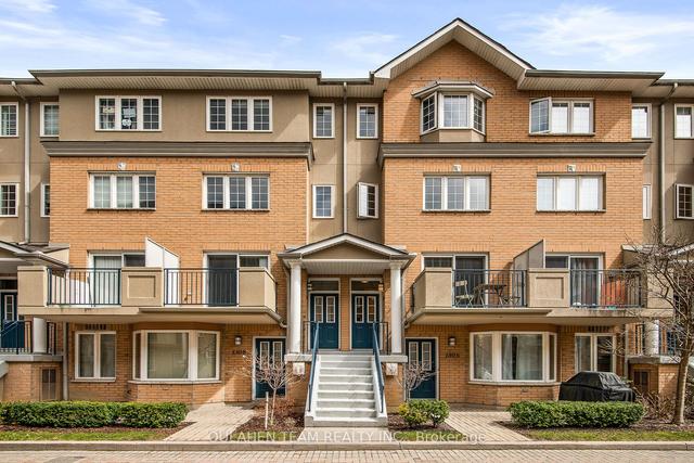 1306 - 28 Sommerset Way, Townhouse with 3 bedrooms, 3 bathrooms and 1 parking in Toronto ON | Image 1