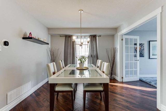 52 Hubbert Cres, House detached with 4 bedrooms, 4 bathrooms and 4 parking in Barrie ON | Image 3