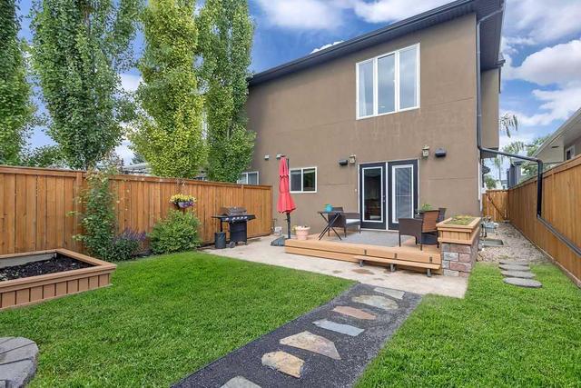 935 43 Street Sw, Home with 3 bedrooms, 3 bathrooms and 2 parking in Calgary AB | Image 39