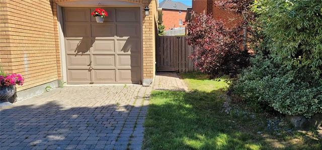 889 Damascus Crt, House detached with 2 bedrooms, 1 bathrooms and 2 parking in Newmarket ON | Image 12