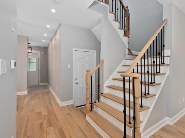 9 Matisse Tr, House attached with 3 bedrooms, 4 bathrooms and 3 parking in Vaughan ON | Image 9