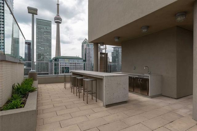2103 - 126 Simcoe St, Condo with 2 bedrooms, 2 bathrooms and 1 parking in Toronto ON | Image 16