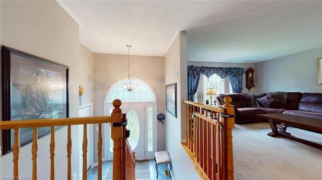 2058 Valleyview Drive, House detached with 5 bedrooms, 2 bathrooms and 8 parking in South Frontenac ON | Image 6