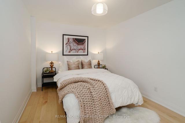 299 Shaw St, House semidetached with 3 bedrooms, 3 bathrooms and 4 parking in Toronto ON | Image 14