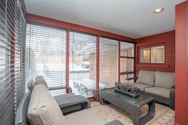 4 Medley Cres, House detached with 3 bedrooms, 2 bathrooms and 4 parking in Toronto ON | Image 31