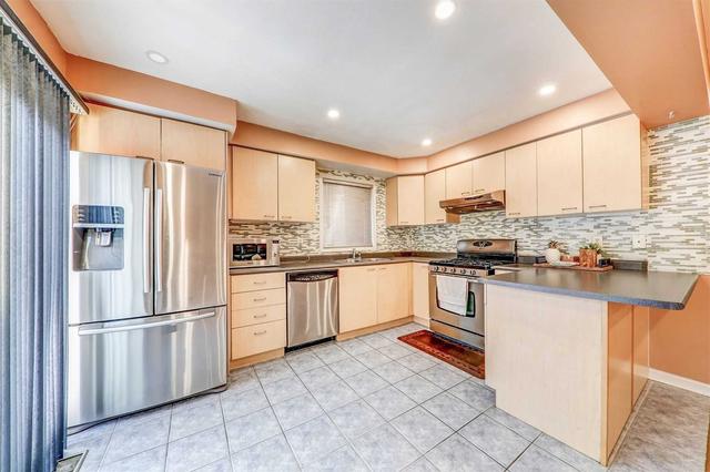 81 Trumpeter St, House semidetached with 3 bedrooms, 4 bathrooms and 3 parking in Toronto ON | Image 3