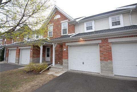 1055 Gordon St, Townhouse with 3 bedrooms, 3 bathrooms and 1 parking in Guelph ON | Image 1
