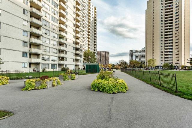 102 - 320 Dixon Rd, Condo with 2 bedrooms, 1 bathrooms and 1 parking in Toronto ON | Image 12