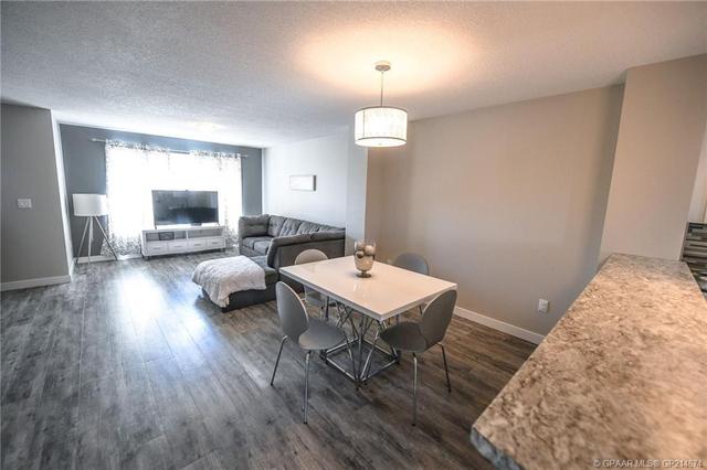 8410 101 Avenue, Home with 3 bedrooms, 2 bathrooms and 2 parking in Greenview No. 16 AB | Image 10