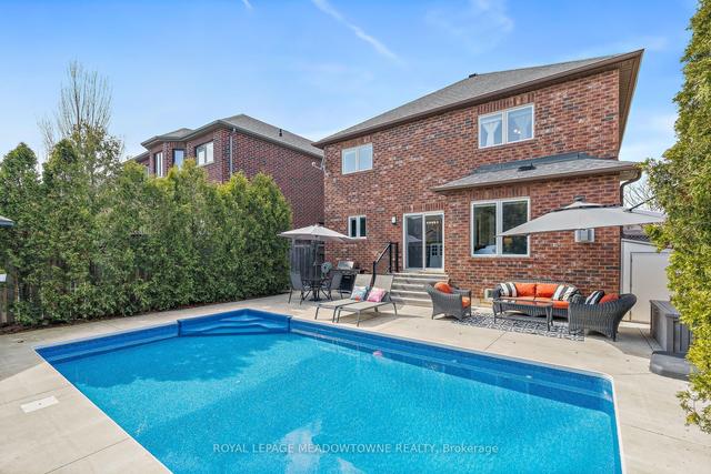 29 Forsyth Cres, House detached with 4 bedrooms, 4 bathrooms and 6 parking in Halton Hills ON | Image 29