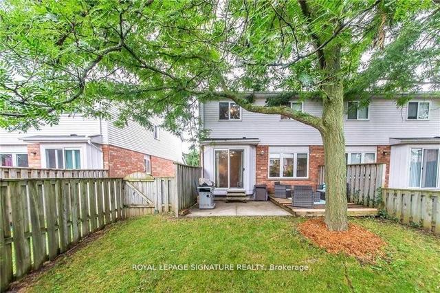 426 Downsview Pl, House attached with 3 bedrooms, 3 bathrooms and 3 parking in Waterloo ON | Image 10