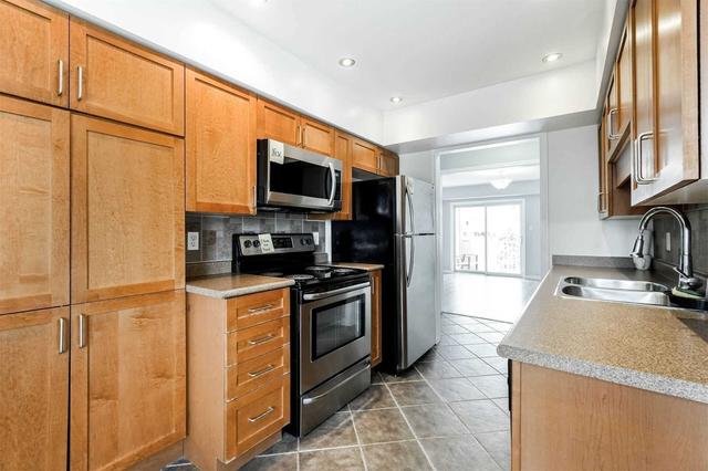 2 - 645 Dundas St W, Townhouse with 2 bedrooms, 2 bathrooms and 2 parking in Mississauga ON | Image 10